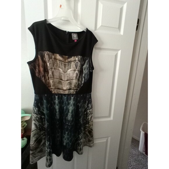 Vince Camuto Black Front Pockets Accent Art Decor Snakeprint dress Size 12 - Picture 1 of 6